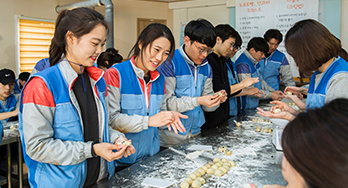 GC녹십자 신입사원 봉사활동 활동내용 대표사진 3